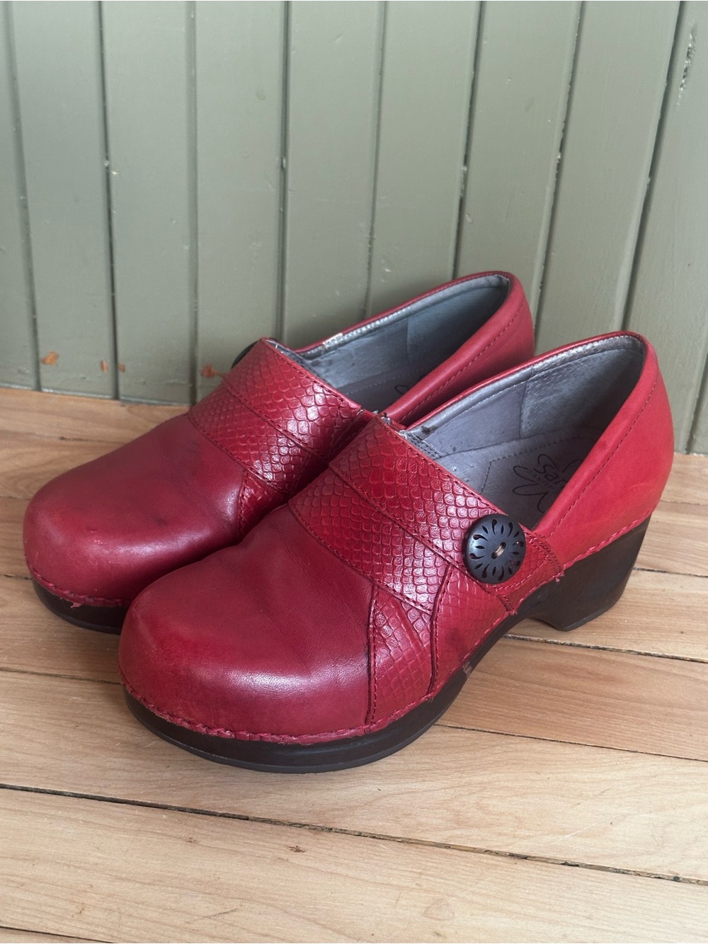 Sanita Danish Design Leather Embossed Snakeskin Textured Clogs 37
